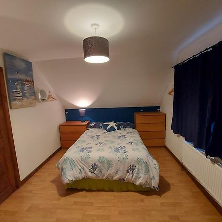 Chezzas Homestay Poole Exterior foto