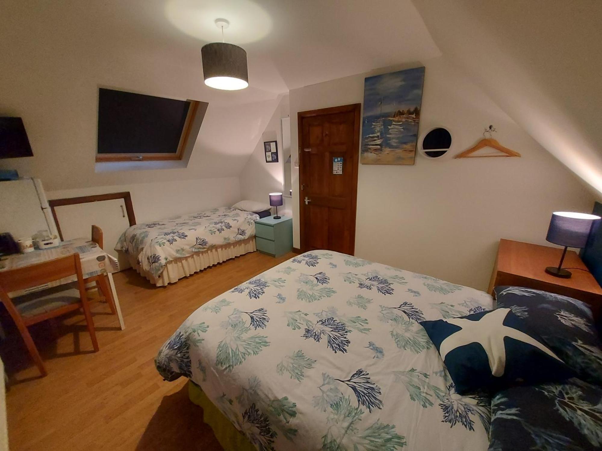 Chezzas Homestay Poole Exterior foto